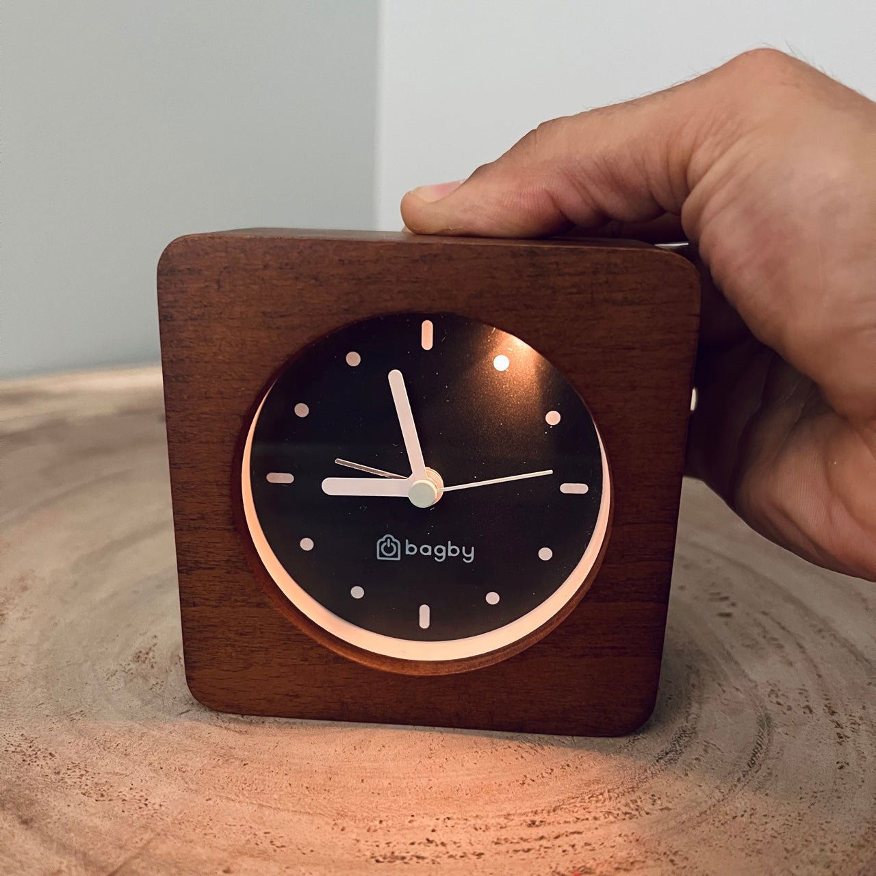 Silent Analog Alarm Clock – Minimalist Wood Design
