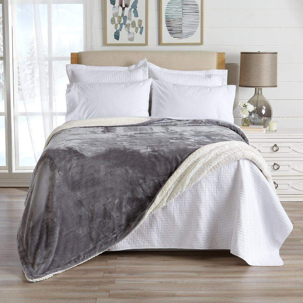 Velvet Plush Sherpa Blanket