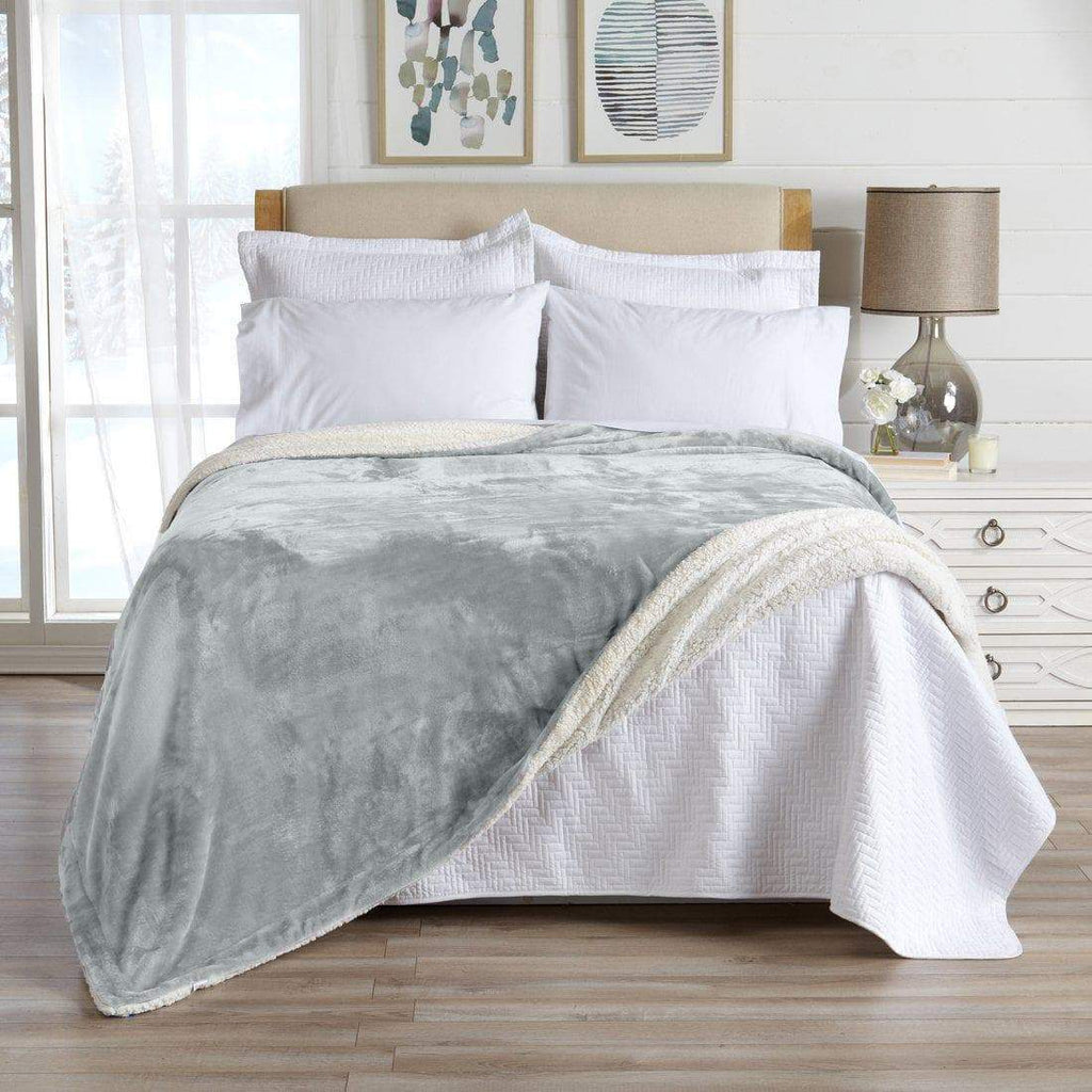 Velvet Plush Sherpa Blanket
