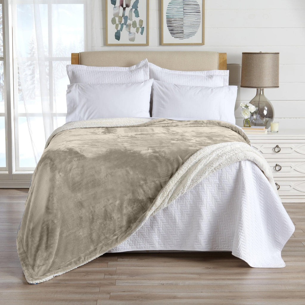 Velvet Plush Sherpa Blanket