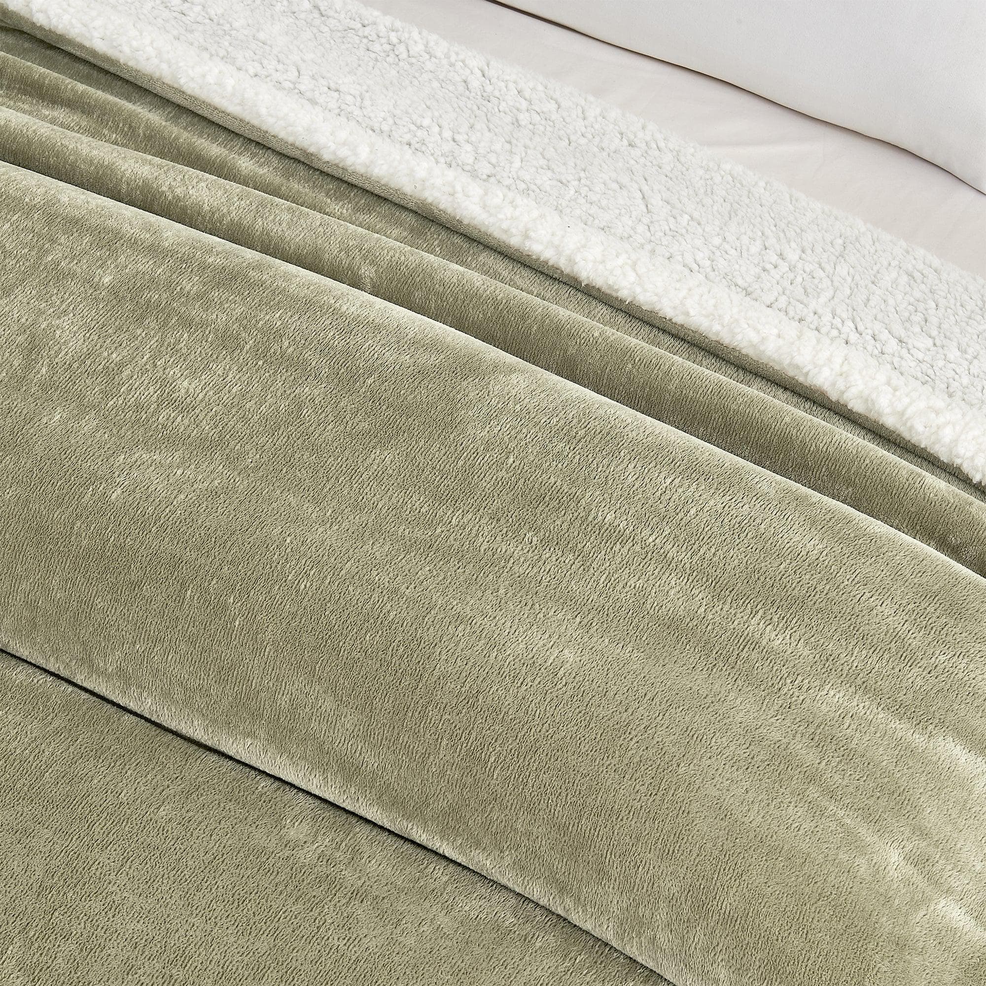 Velvet Plush Sherpa Blanket